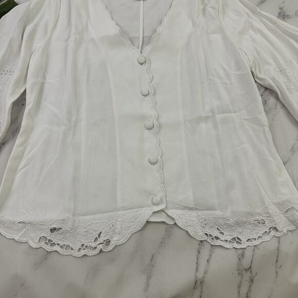 Soft Surroundings Lace Trim Top Size M White Floral Embroidered Scallop Buttons - Picture 5 of 11